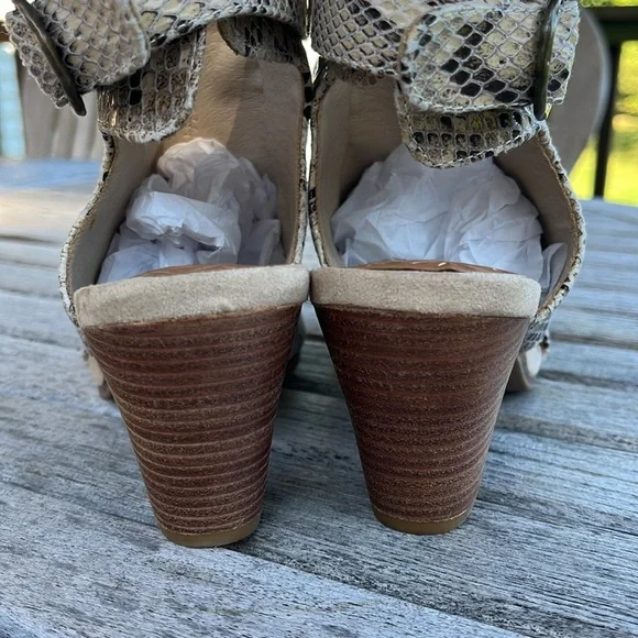 NWOT BareTraps Reining Faux Snakeskin Bootie Sandals Women’s size 8 - Picture 9 of 16